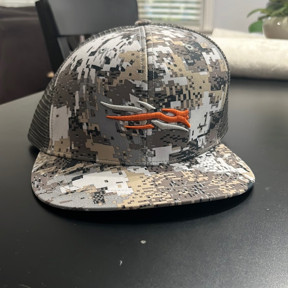 NWOT Sitka Elevated II Trucker Hat